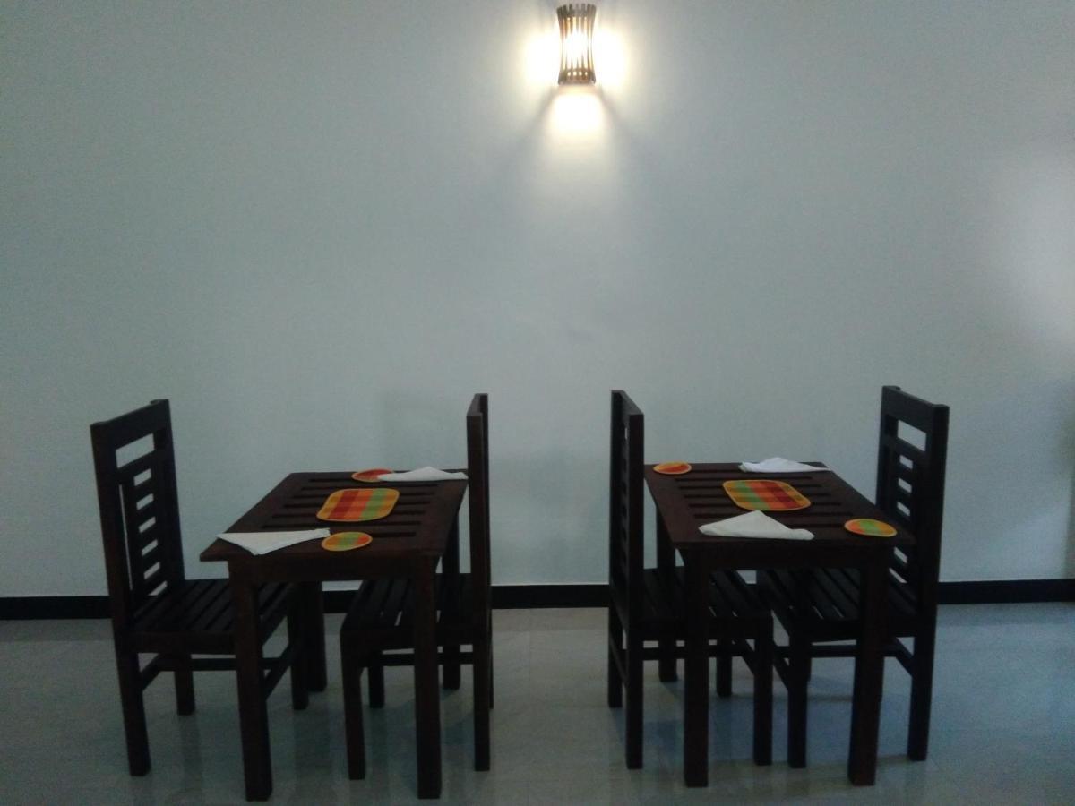 Queens Airport Residence Negombo Exterior foto